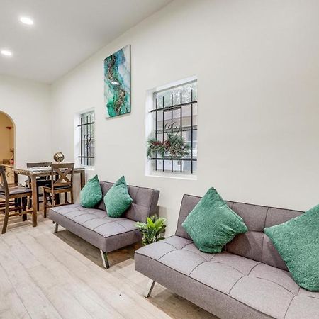 Large, Central, Lovely & Cozy 4Bed/2Bath - House By Everbank Stadium Jacksonville Eksteriør bilde