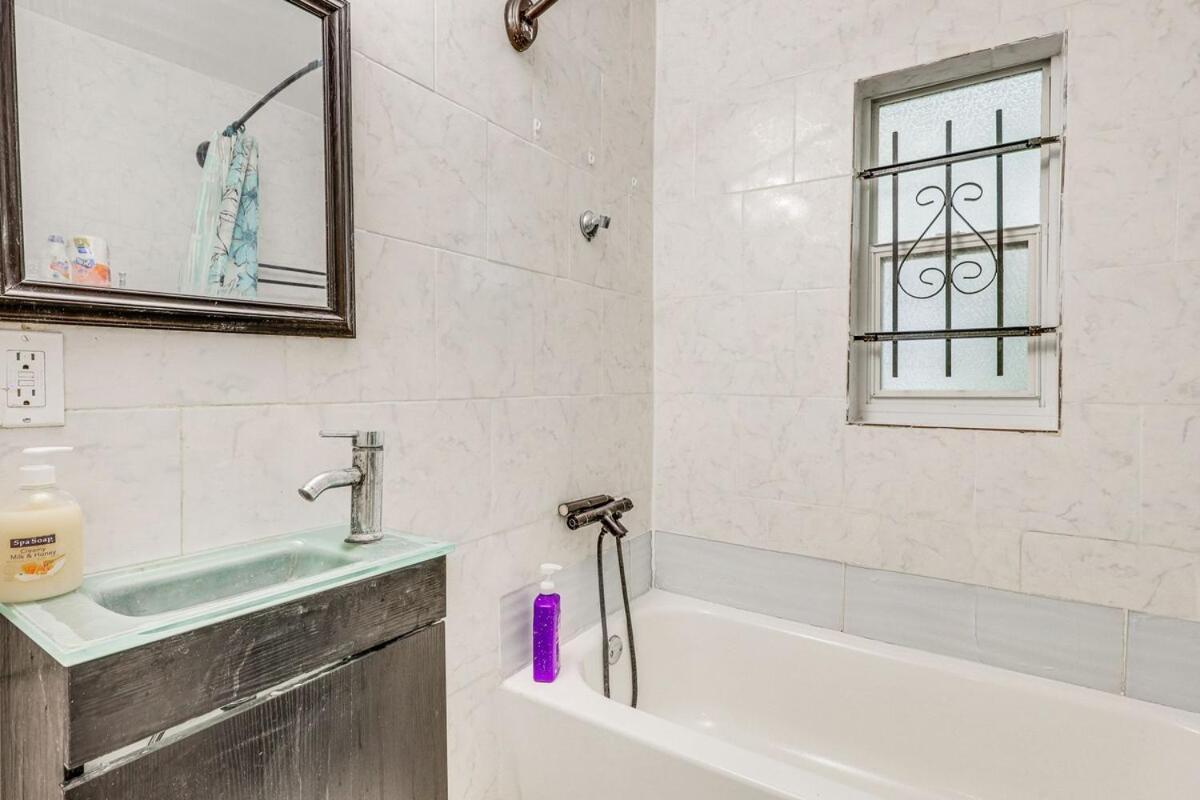 Large, Central, Lovely & Cozy 4Bed/2Bath - House By Everbank Stadium Jacksonville Eksteriør bilde